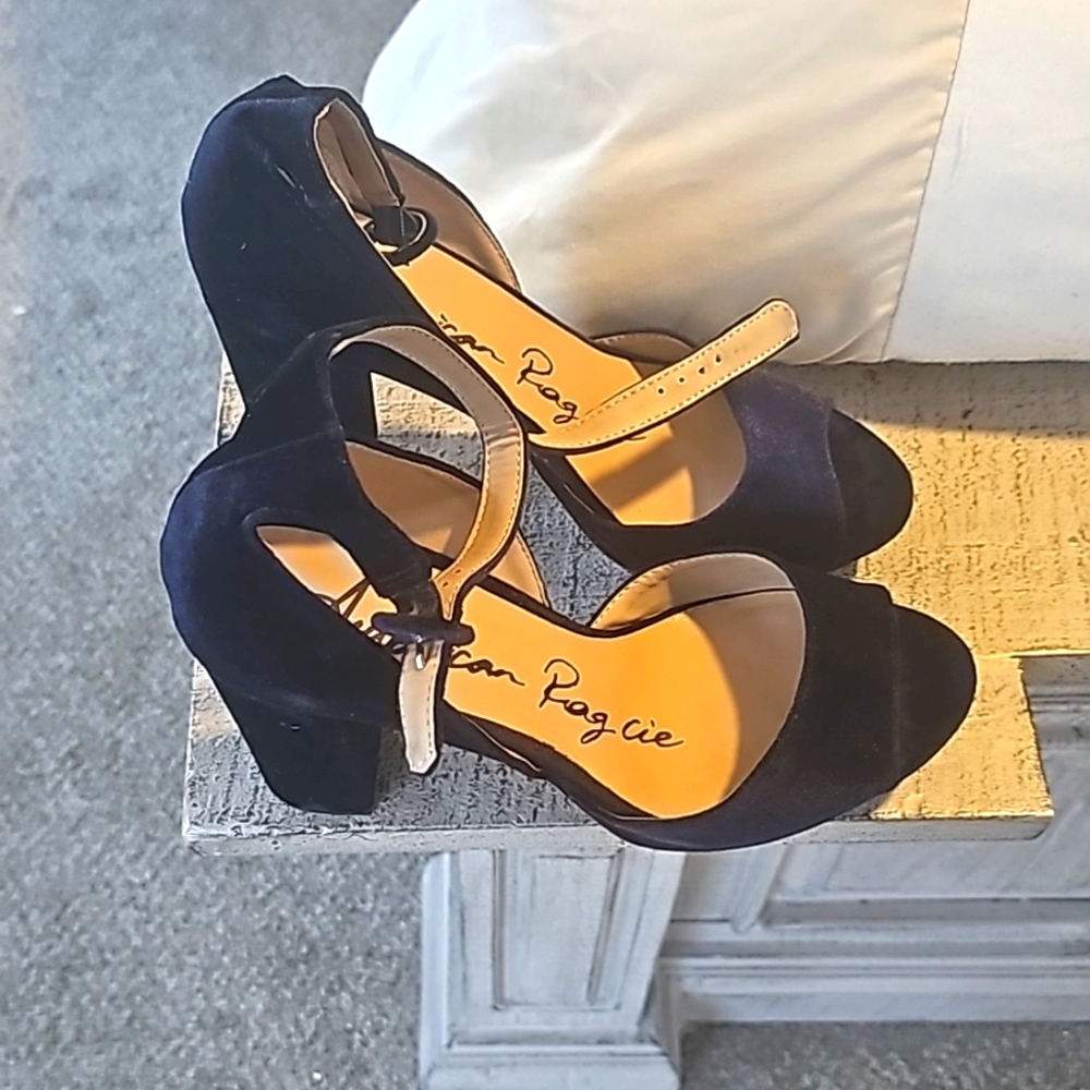 AMERICAN RAG platform block heel, peep toe shoes.